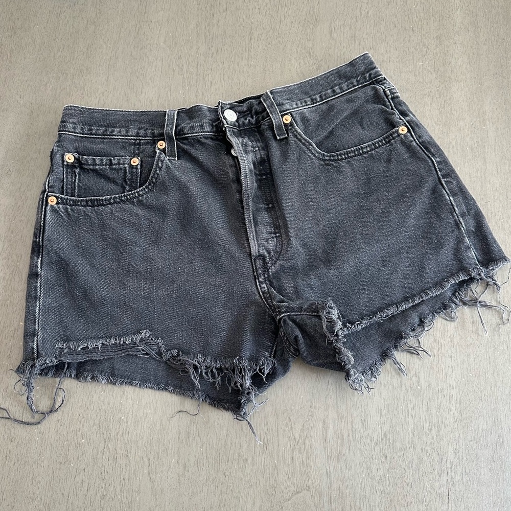 LEVI’S 501 Black Cutoff Jean Shorts Distressed Button Fly Size 30
